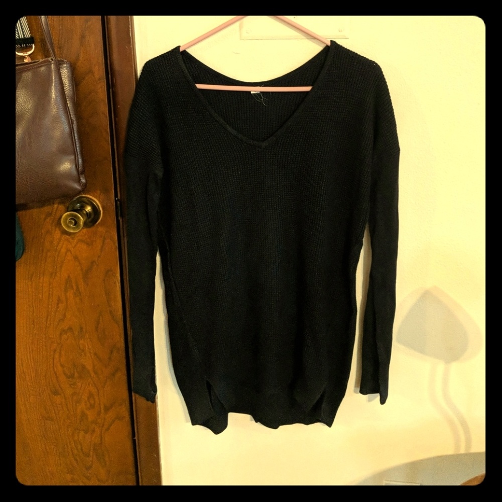 Black Lululemon sweater